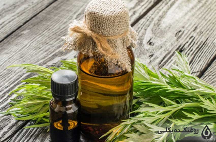 دو شیشه حاوی روغن خراطین