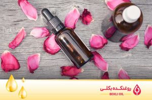دو شیشه حاوی روغن خراطین
