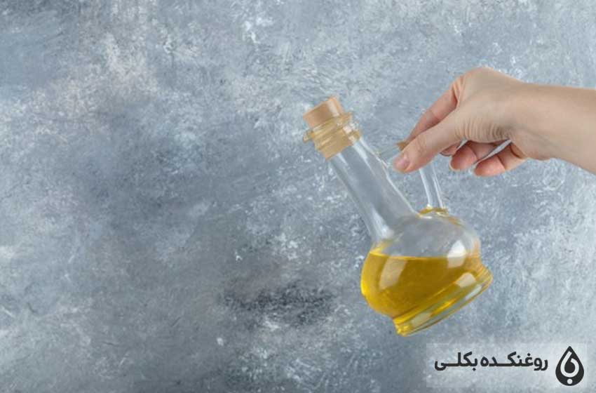 یک شیشه روغن آرگان