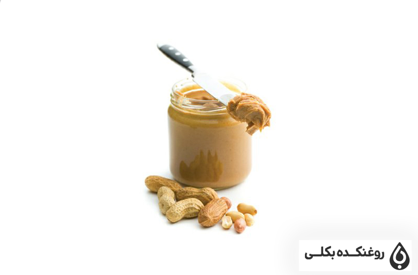 یک شیشه حاوی کره بادام زمینی