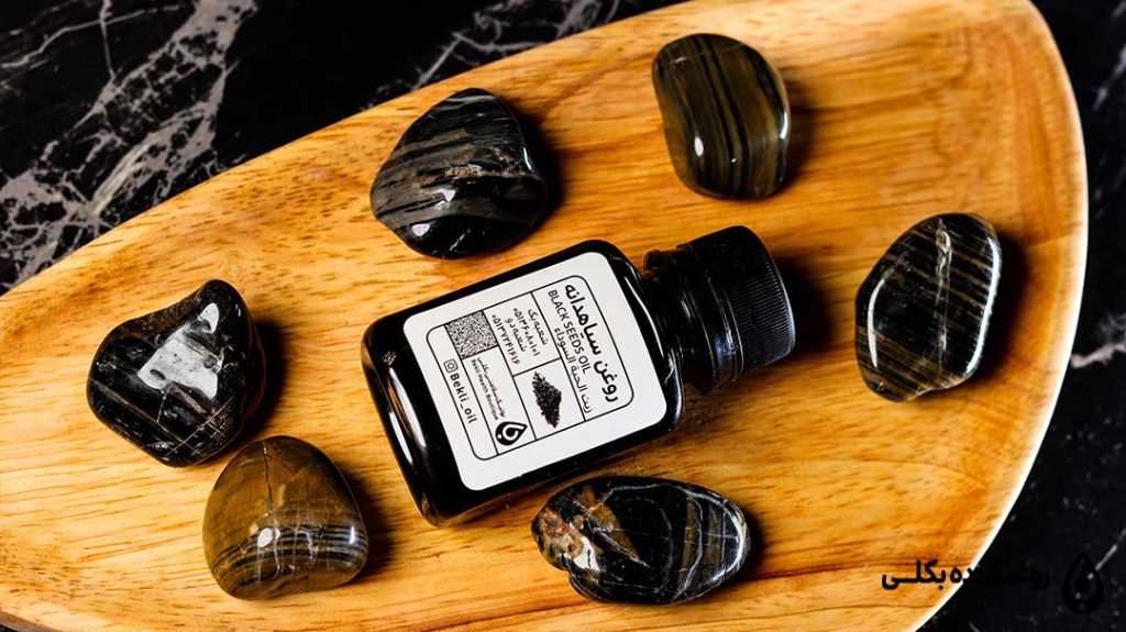 یک عدد بطری روغن سیاه دانه