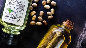 دو شیشه روغن کرچک