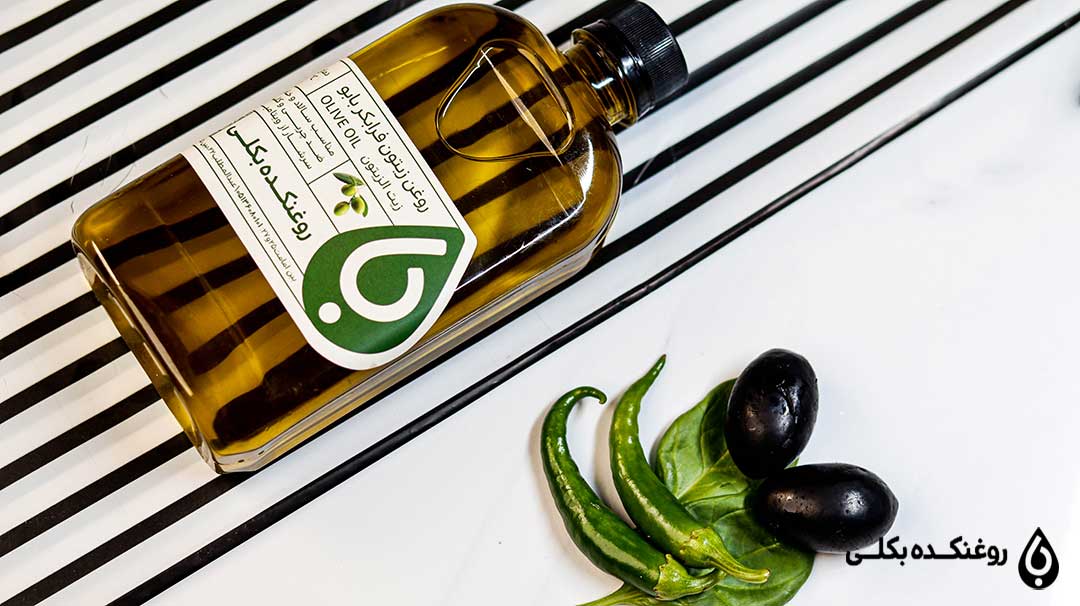 روغن زیتون در بسته بندی مخصوص بکلی
